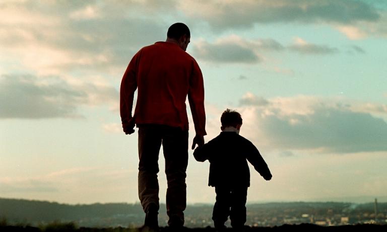 Υψηλός κίνδυνος πρόωρου θανάτου για τους πατέρες μονογονεϊκών οικογενειών | tanea.gr