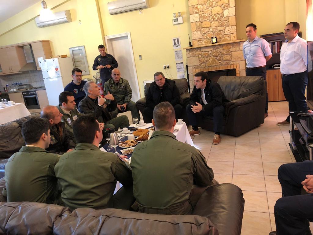 Τσίπρας – Καμμένος στην 135 Σμηναρχία Μάχης στη Σκύρο