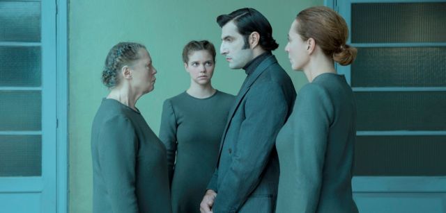 Εμμονές και (α)βεβαιότητες