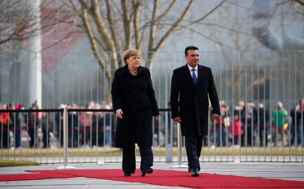Μέρκελ προς Ζάεφ: Καλωσορίζω στο Βερολίνο τον Μακεδόνα πρωθυπουργό