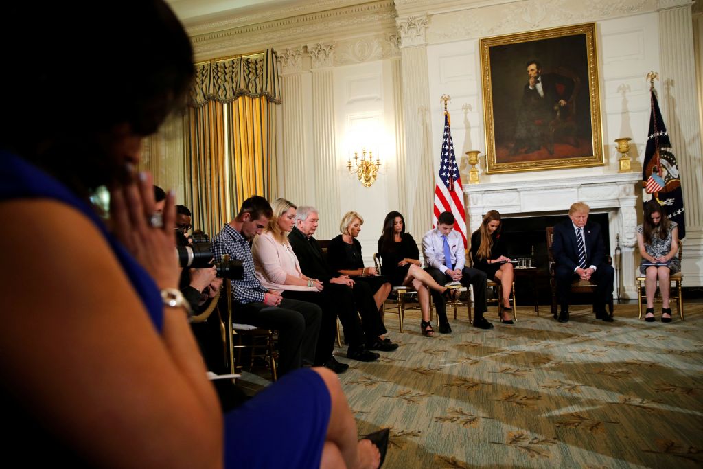 Τραμπ: Σχολείο χωρίς όπλα, μαγνήτης για κακούς ανθρώπους