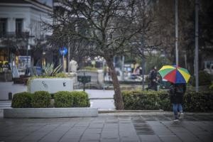 Καταρρακτώδεις βροχές και πολύ χιόνι από το πρωί