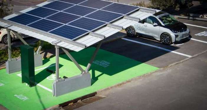 Ηλιακό σταθμό φόρτισης ηλεκτροκίνητων οχημάτων αποκτά η Τήλος | tanea.gr