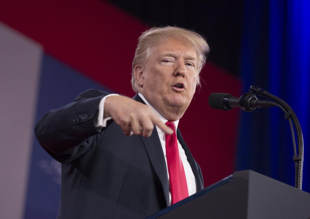 Στο ναδίρ η δημοτικότητα του Τραμπ