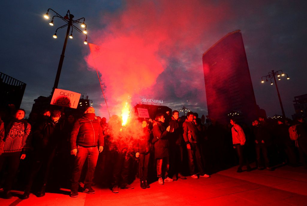 Ιταλία: Διαδηλώσεις αντιφασιστών και ακροδεξιών – Συγκρούσεις με αστυνομία