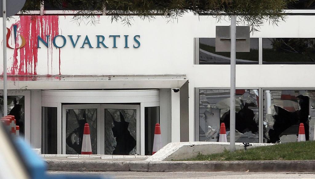 Την προστασία των εργαζομένων της ζητεί η Novartis