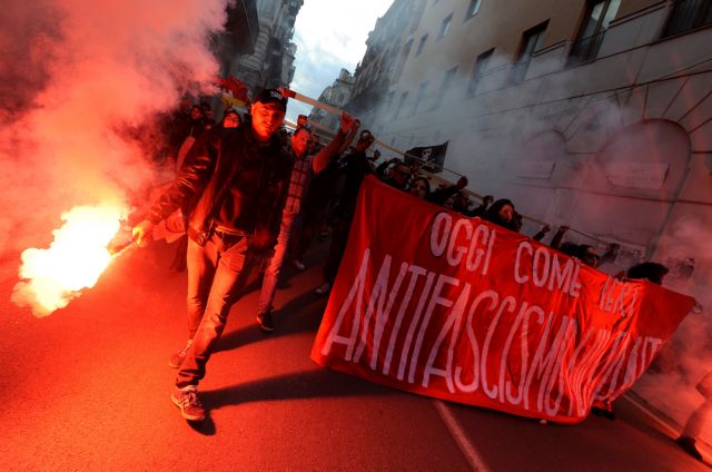 Χιλιάδες στους δρόμους κατά του φασισμού