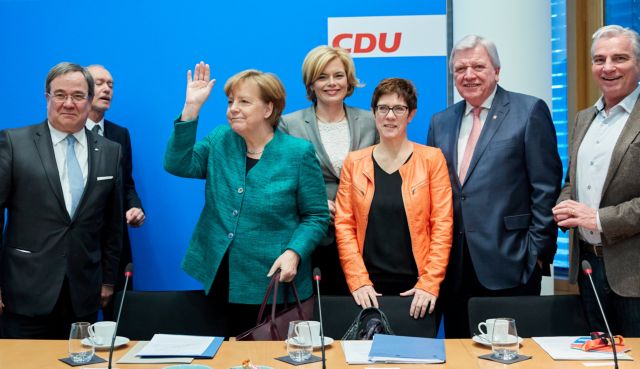 Με το βλέμμα στη διαδοχή η Μέρκελ