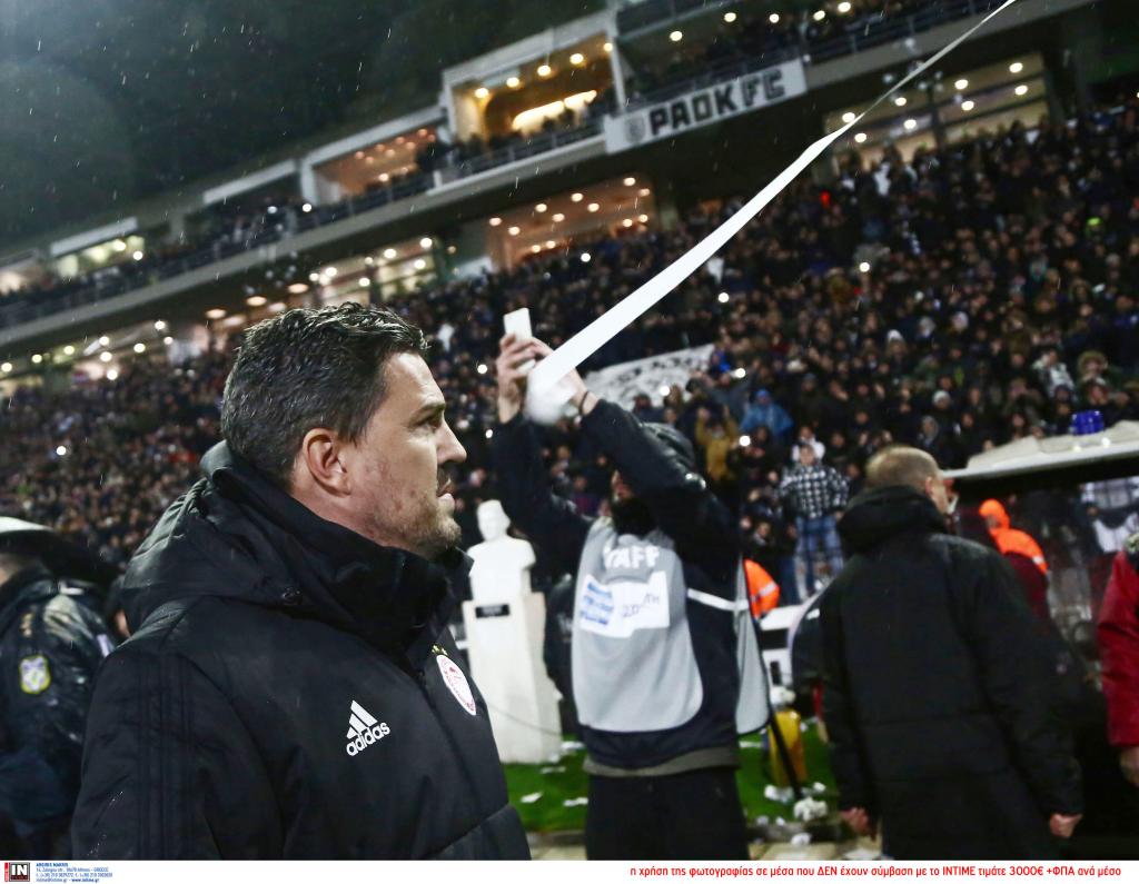 Υπόθεση Τούμπας: Κι αν το ρολό είχε χτυπήσει στο πρόσωπο τον Βενγκέρ;