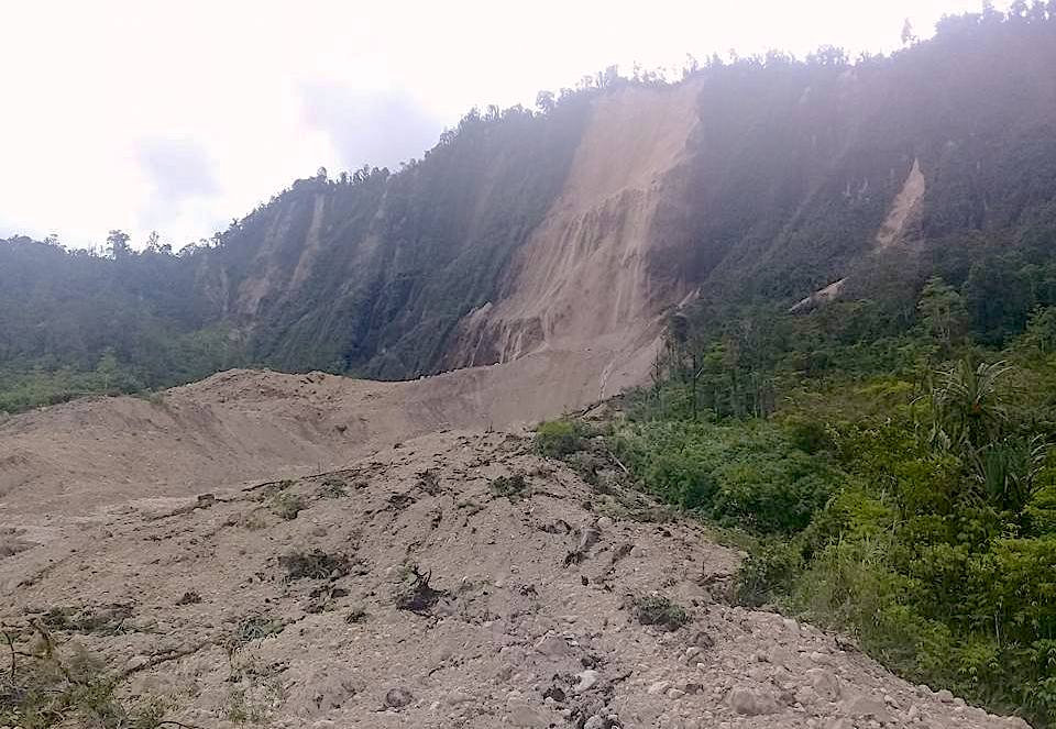 Φονικός σεισμός 7,5 Ρίχτερ στην Παπούα Νέα Γουινέα