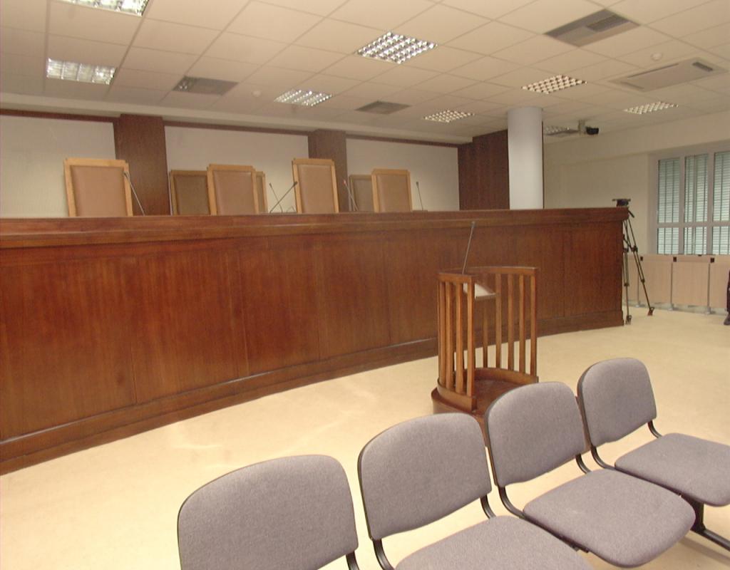 Στο εδώλιο 13 υπάλληλοι ασφαλιστικών ταμείων