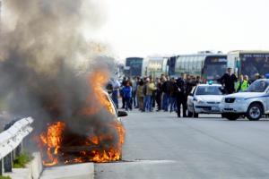 Θεσσαλονίκη: Αυτοκίνητο τυλίχθηκε στις φλόγες εν κινήσει