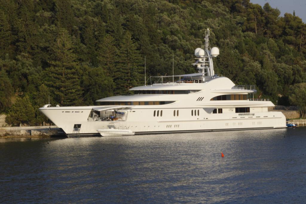 Πολυτελές θέρετρο στον Σκορπιό ετοιμάζει ο Ριμπολόβλεφ