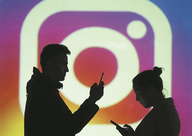 Συλλέγουν στοιχεία από παιδιά κι εφήβους!