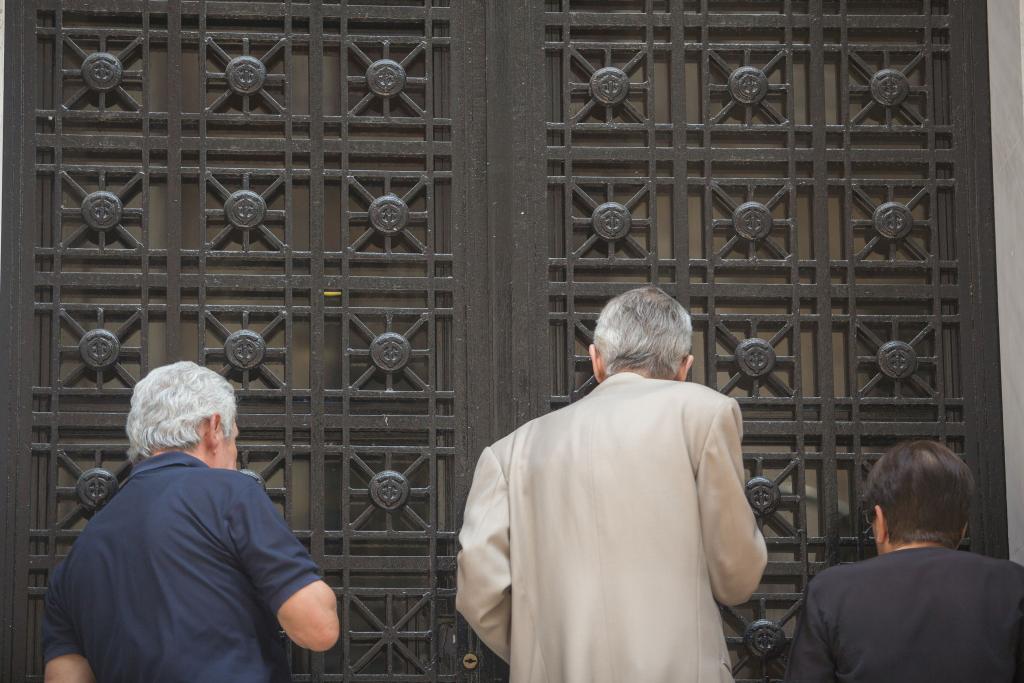 Αναδρομικά σε 800.000 συνταξιούχους: Τα σενάρια για την επιστροφή και τα ποσά