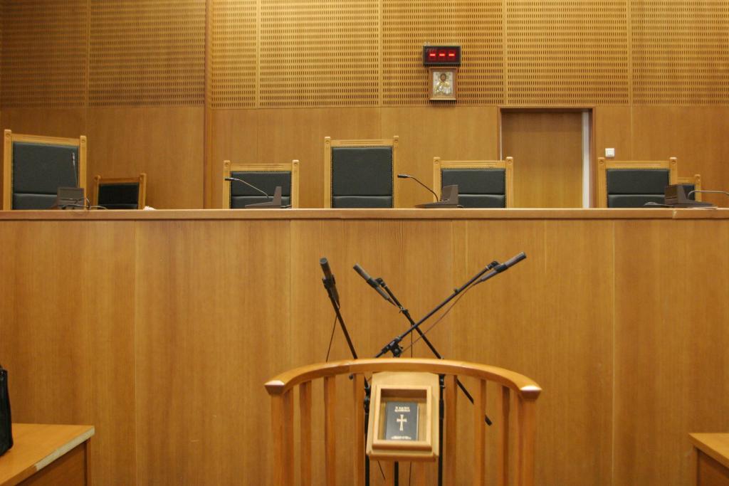 Σε ισόβια καταδικάστηκε ο 62χρονος αστυνομικός που έπνιξε την 6χρονη κόρη του