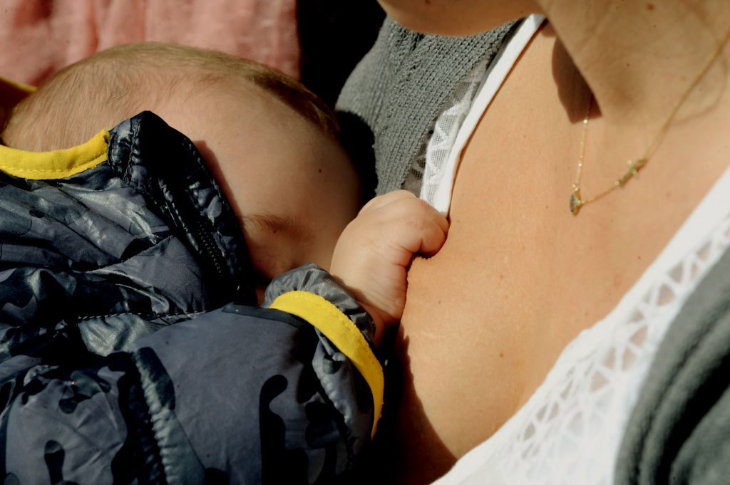 Πώς ο μητρικός θηλασμός σώζει 800.000 βρέφη ετησίως