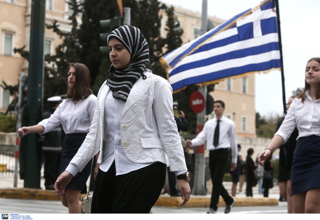 Επιτρέπονται οι «μαντήλες» στις φωτογραφίες για την Αστυνομία