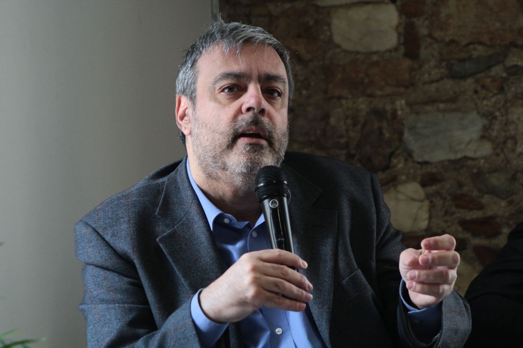 Βερναρδάκης: Οι ρατσιστικές φράσεις και πράξεις έχουν ονοματεπώνυμα