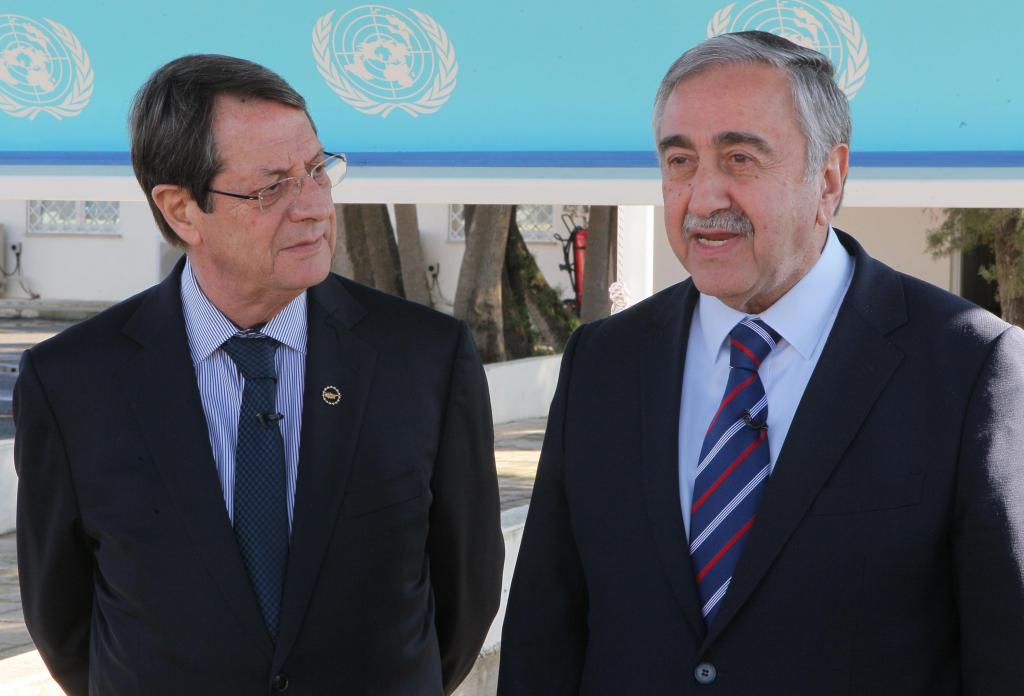 Κυπριακό: Προσπάθειες για συνάντηση Αναστασιάδη – Ακιντζί