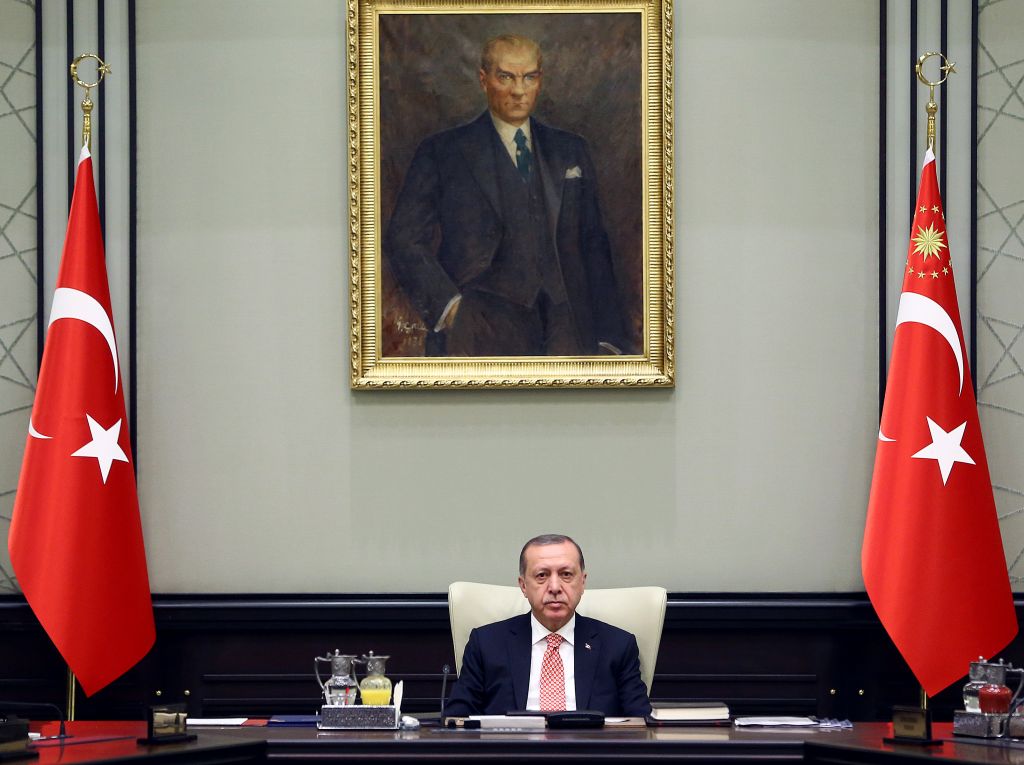 Defiant Erdogan dismisses EU calls for Aegean, Cyprus de-escalation