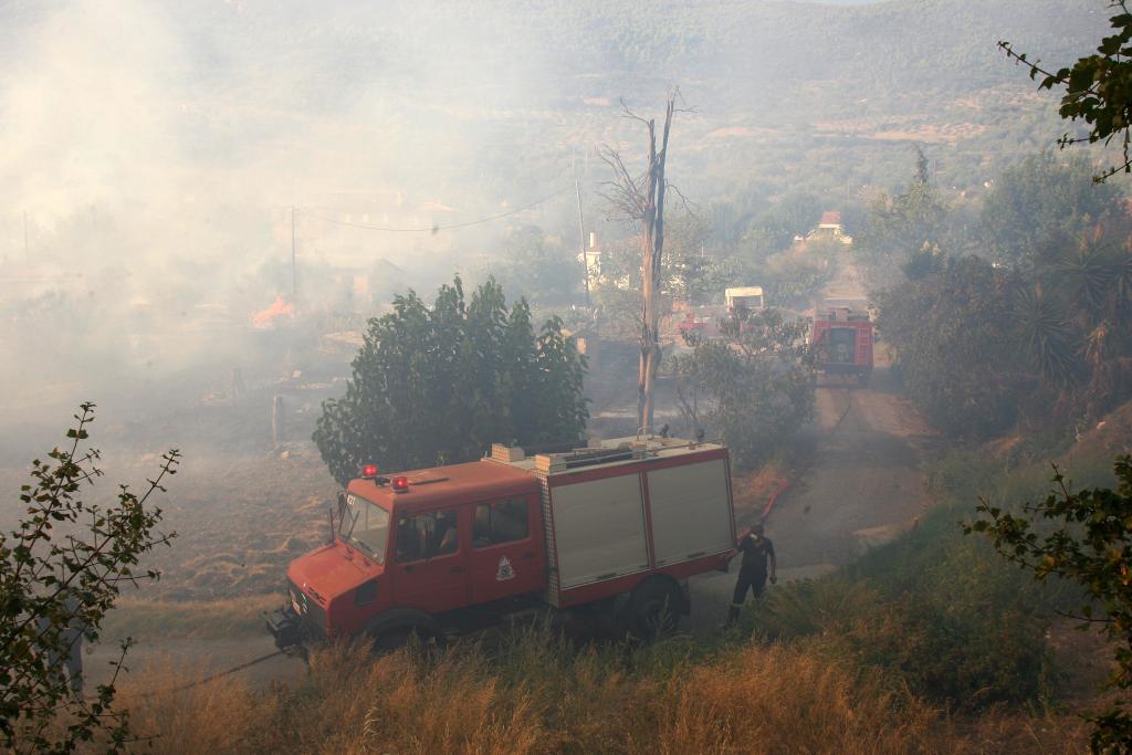 Κοπάζει η πύρινη λαίλαπα στα Χανιά