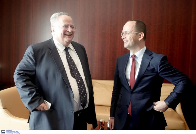 Συνάντηση Κοτζιά-Μπουσάτι στα Τίρανα για συνέχιση συνομιλιών