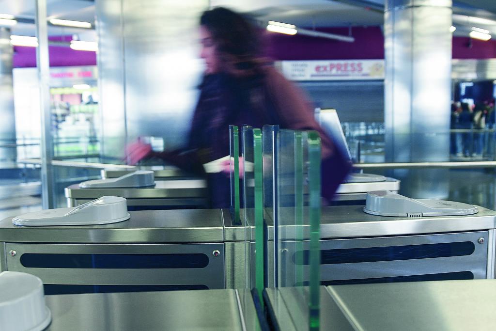 «Οδηγός επιβίωσης» για τον σταθμό του μετρό στο Σύνταγμα