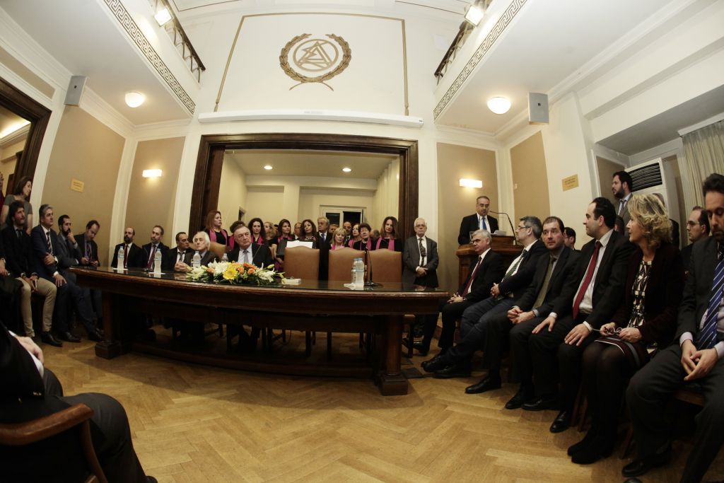 Την κατάργηση ή τη μείωση ΦΠΑ ζητούν οι δικηγόροι