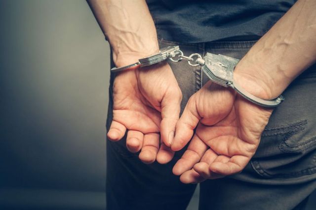 Σύλληψη 55χρονου για άσεμνες πράξεις έξω από σχολείο