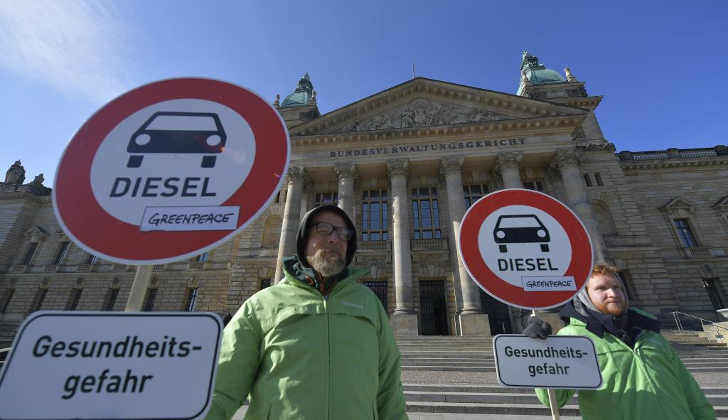 Η Μέρκελ απορρίπτει την απαγόρευση κυκλοφορίας ντίζελ οχημάτων