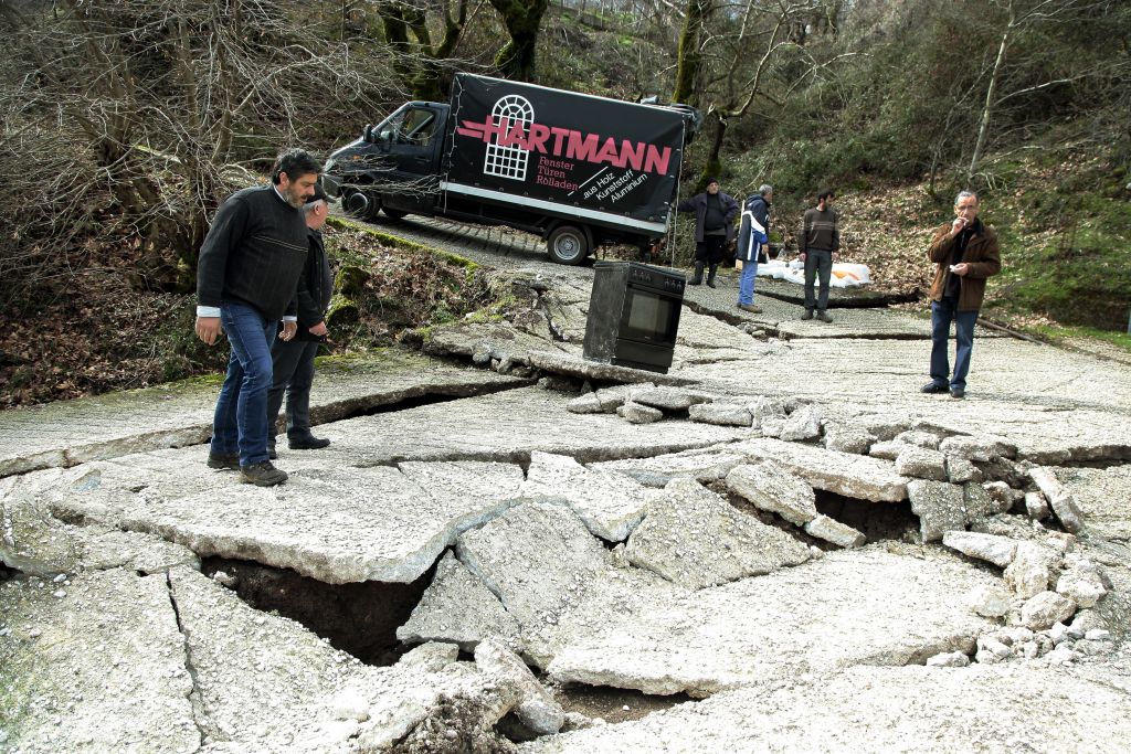 Κατολίσθηση «εξαφάνισε» την παλιά εθνική Ιωαννίνων – Μετσόβου