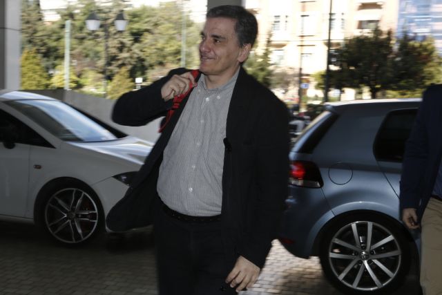 Σκουπίζουν τα αποθεματικά για το «μαξιλάρι» της εξόδου