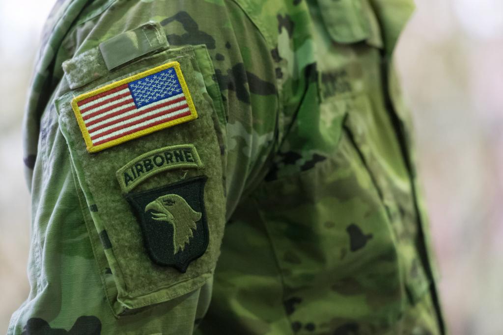 ΗΠΑ: Μερική απαγόρευση σε διεμφυλικούς να υπηρετούν στον στρατό