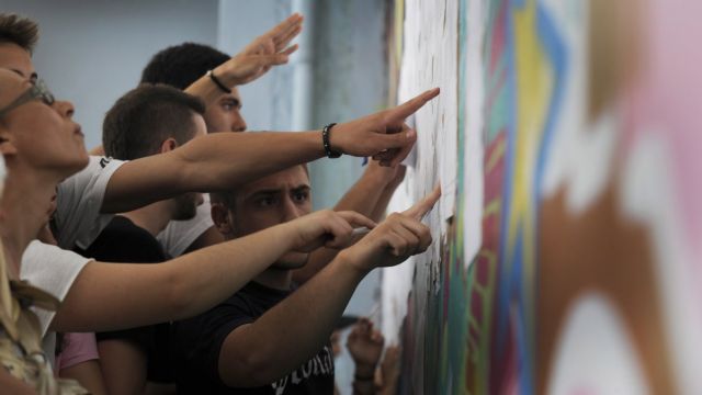 Ανατροπές στις βάσεις