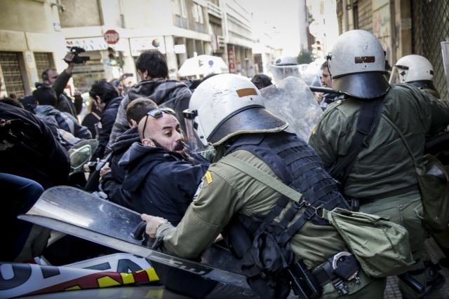 Ξύλο, χημικά και συμπλοκές για τους πλειστηριασμούς