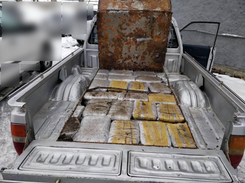 Φλώρινα: 60 κιλά κάνναβης σε κρύπτη αγροτικού