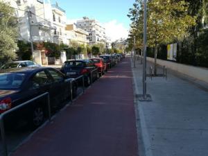 Ποδηλατόδρομος. Με κάγκελα ή χωρίς;