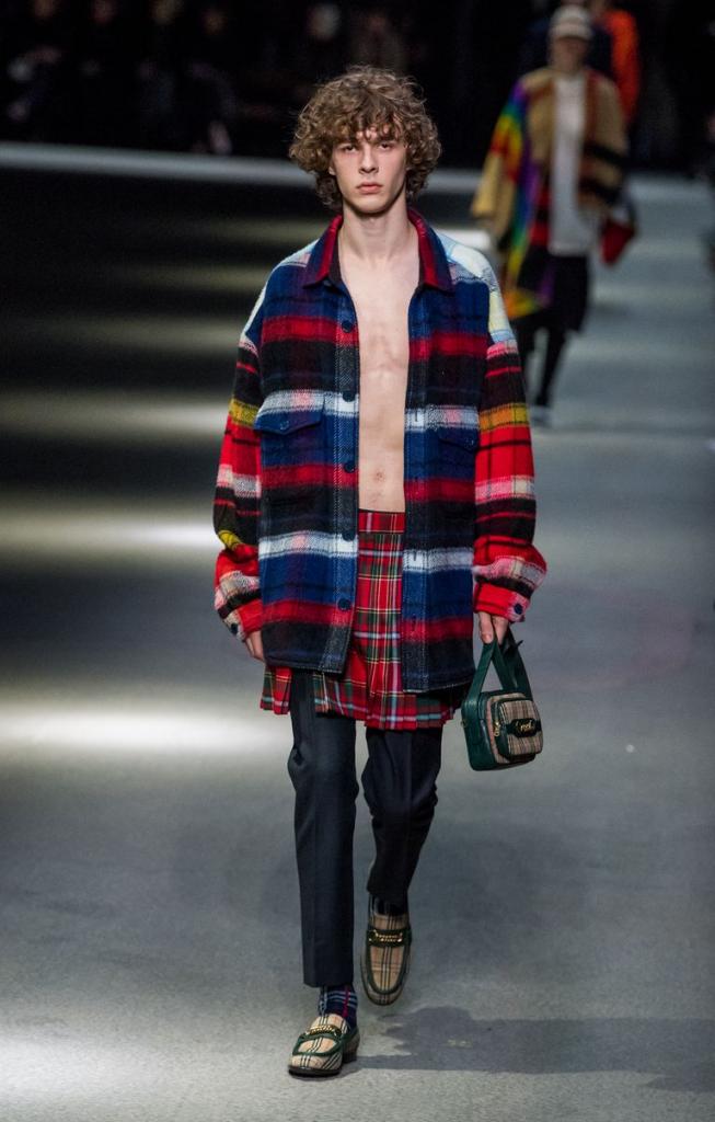 Ο 18χρονος πρίγκιπας της Δανίας έκανε το ντεμπούτο του στην πασαρέλα