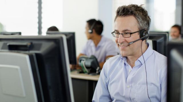 Για το τμήμα επικοινωνίας με πτυχίο Νομικής