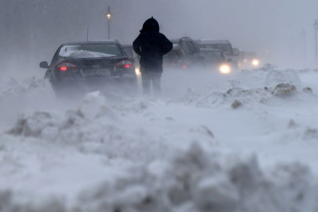 Ιρλανδία: Λεηλάτησαν σούπερμαρκετ εκμεταλλευόμενοι τις καιρικές συνθήκες