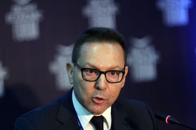 Ανοικτός πλέον ο πόλεμος της κυβέρνησης με Στουρνάρα