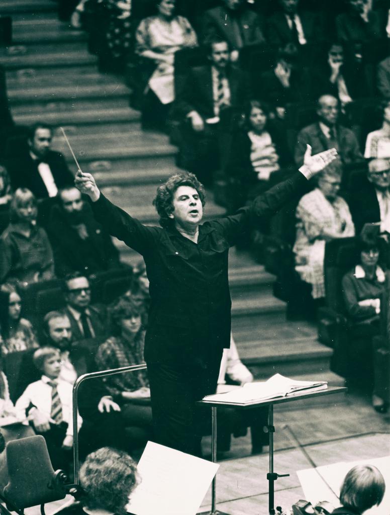 Τιμητικές εκδηλώσεις για τον Μίκη Θεοδωράκη σε Γερμανία και Αυστρία