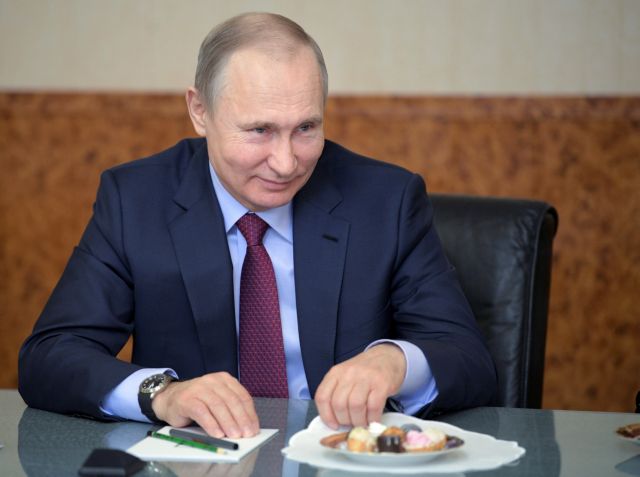 Πούτιν θα ψηφίσουν oι δύο στους τρεις ρώσοι ψηφοφόροι