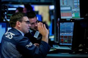 Ο εμπορικός πόλεμος τρομάζει τις χρηματαγορές