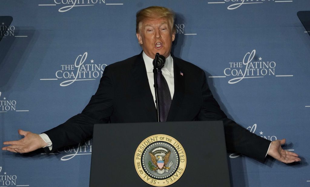 Καπνός, μπέρμπον, τζιν στη λίστα επιβολής δασμών της ΕΕ στις ΗΠΑ