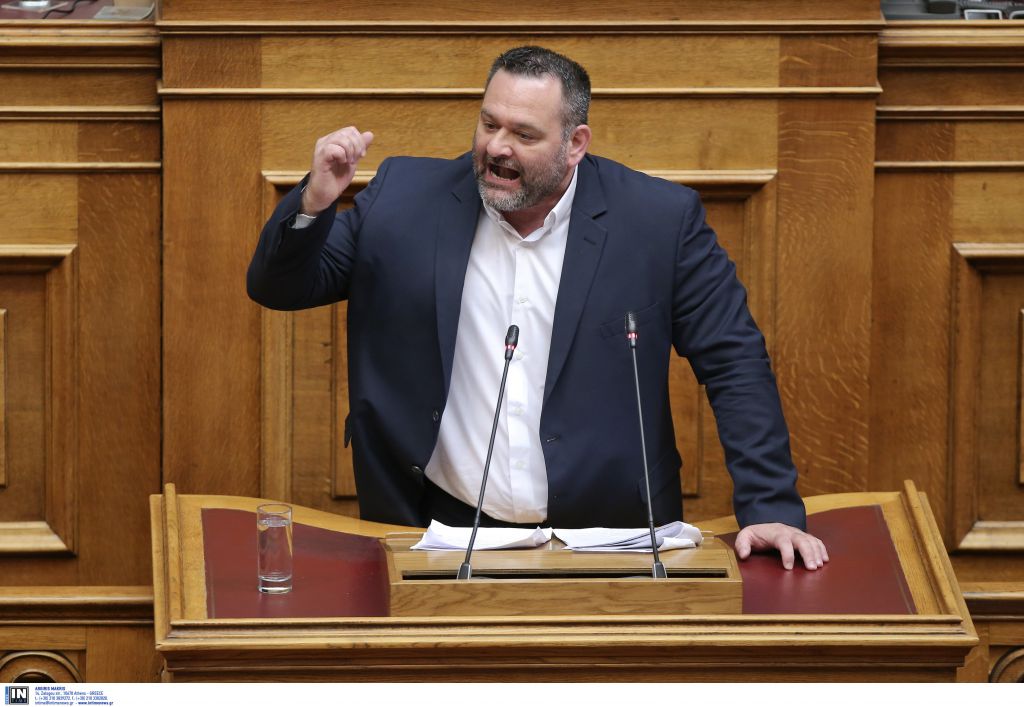 Εξετάζουν αποβολή της ΧΑ από τις συνεδριάσεις