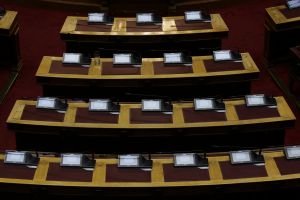 Βουλή: Στην Επιτροπή Δεοντολογίας ο Μιχαλολιάκος και δύο βουλευτές της ΧΑ