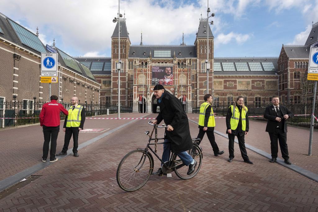 Ενα καλώδιο άφησε χωρίς ρεύμα το Αμστερνταμ