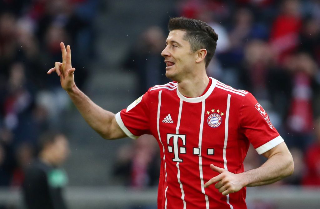 Ισπανικός Τύπος: «Έδωσαν τα χέρια Ρεάλ-Λεβαντόφσκι»